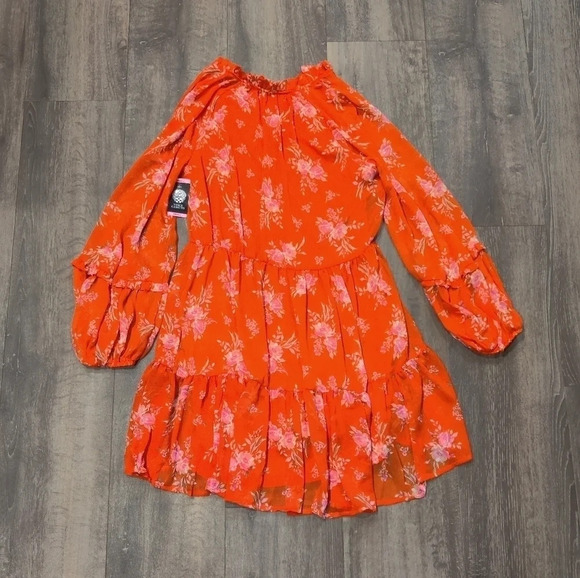 *NWT* Vince Camuto Floral Tiered Dress - Picture 7 of 7